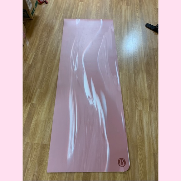 lululemon mat stains